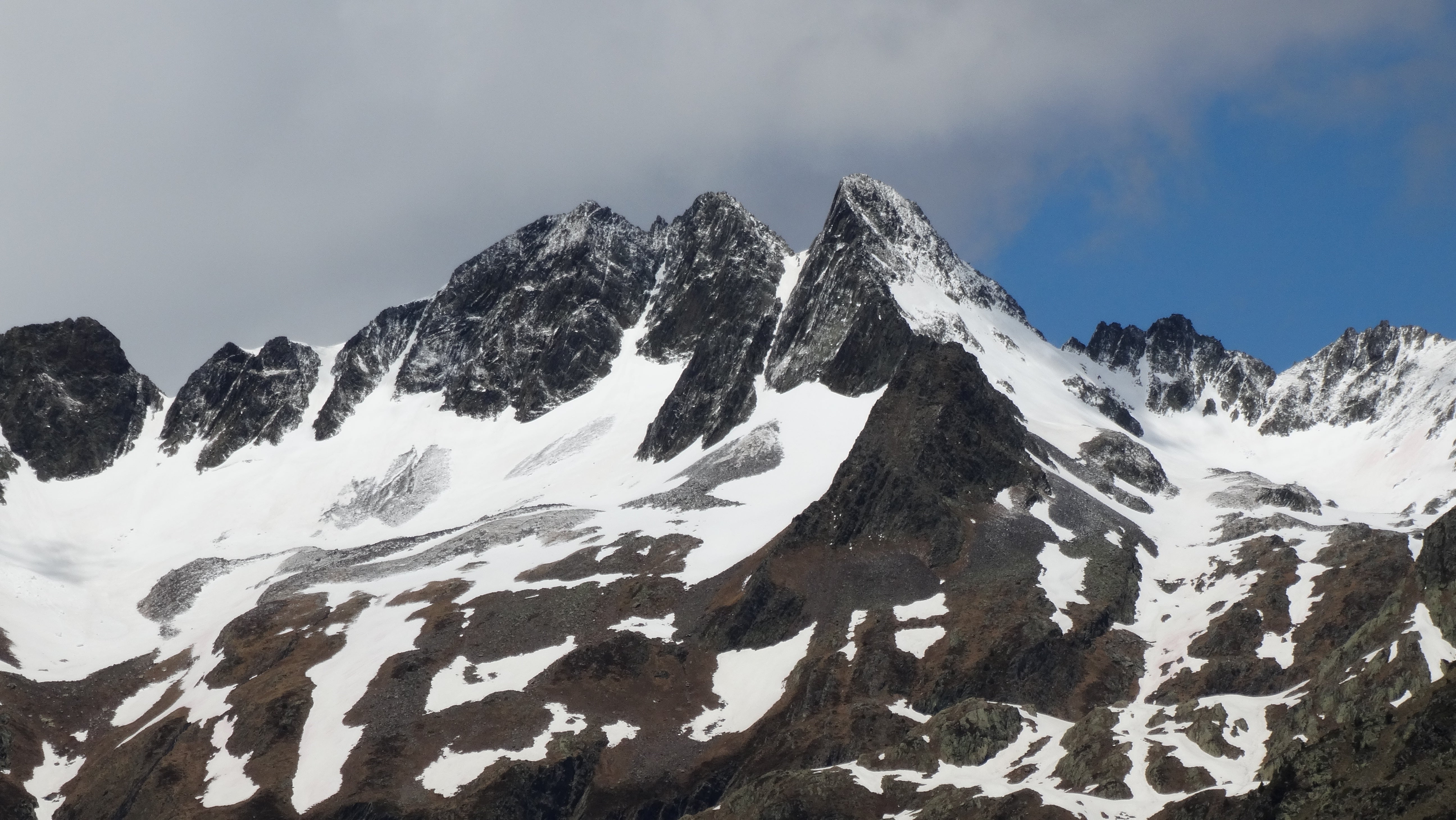Wandern und Bergsteigen um Benasque - der Juni bietet sich als der perfekte Monat an