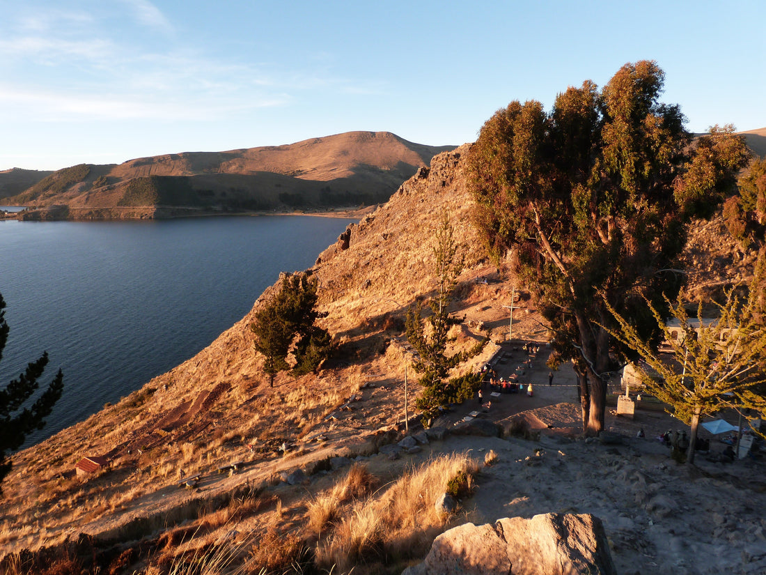 Das Meer in den Anden, der Titicacasee liegt auf fast 4000m Höhe in Peru und Bolivien, ideal für Wanderungen