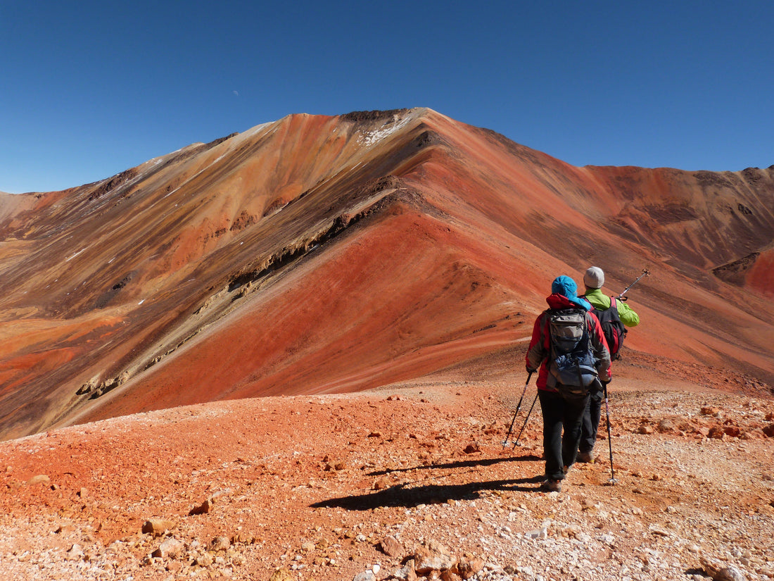 Die Rainbow Mountains in Peru - bunte Berge in den Anden bei Cusco