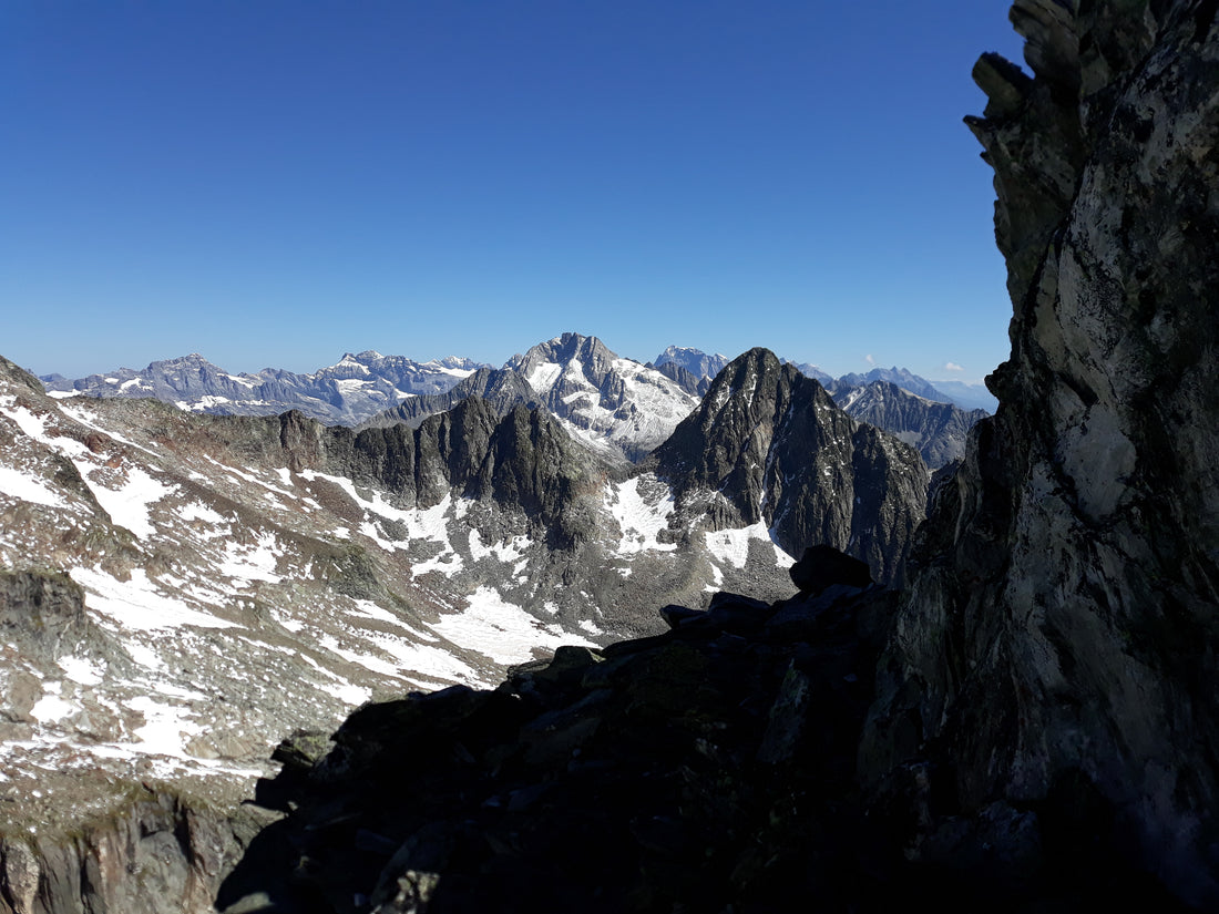 Graubündens Surselva: Kristalle, Berge, Gleitschirm Fluggebiete und Wanderwege