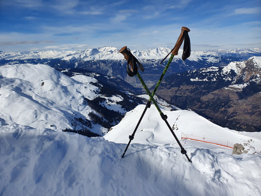 Handhabung von Trekkingstöcken am Beispiel von Suedamerikatours Trekkingstöcken