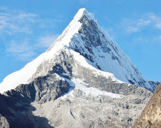 Der Paramount Berg heisst Artesonraju und ist ein anspruchsvoller 6000er in der Cordillera Blanca bei Huaraz in Peru