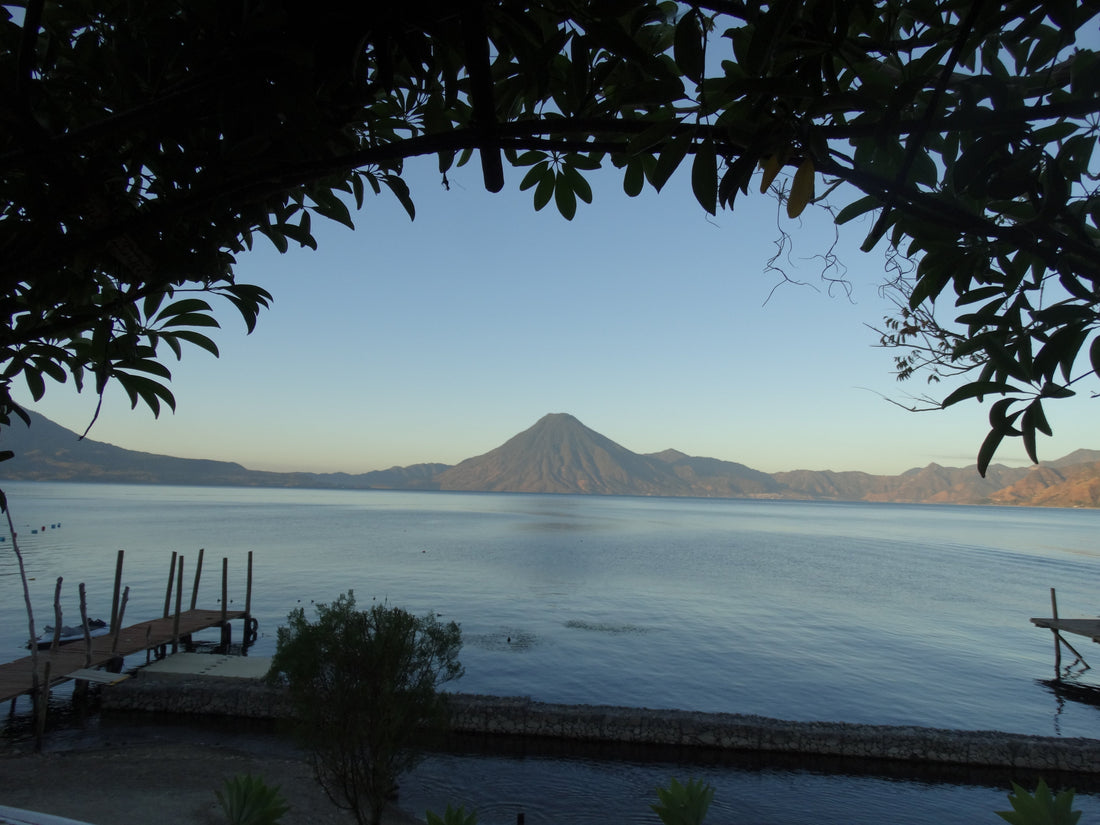 Einer der schönsten See Amerikas - der vulkanische Atitlansee in Guatemala