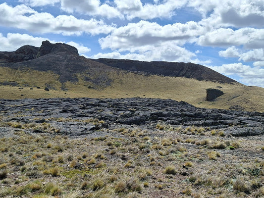 Wandern im Nationalpark Pali Aike bei Punta Arenas in Patagonien